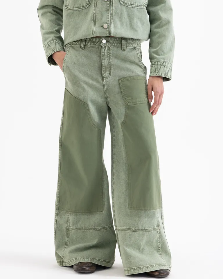 Pantalon amplio tiro medio con parches estilo carpintero y bolsillos plaque de Jazmin Chebar en Pantalones para argentina