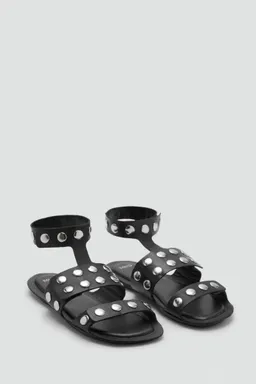 Sandalia cuero tachuelas de Mango en Sandalias para argentina