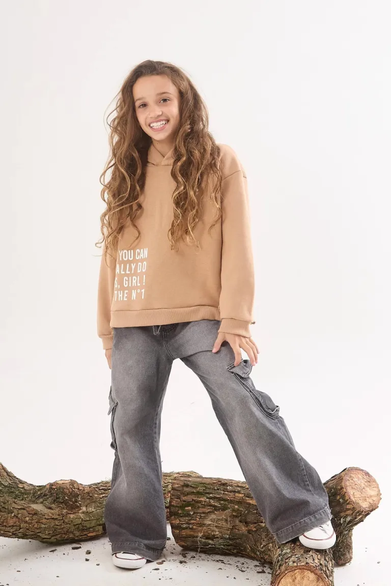 Buzo blanco con capucha y estampado gráfico para mujer de Belle en Buzos y Sweaters para argentina