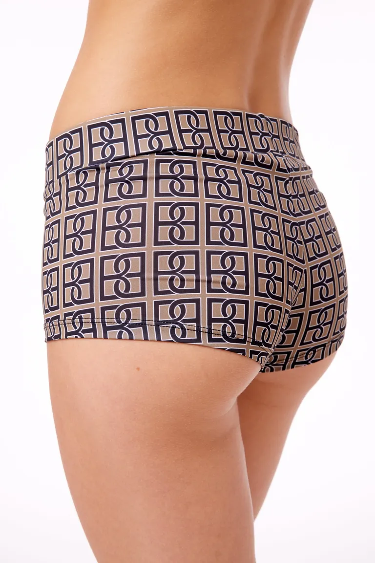 Shorts de tela súper elástica con diseño estampado de Black Mamba en Shorts para argentina