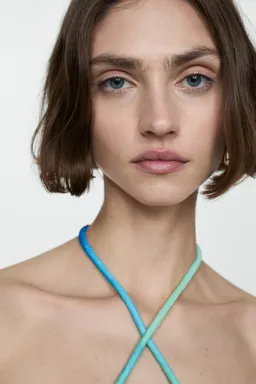 Vestido halter estampado de Mango en Vestidos para argentina