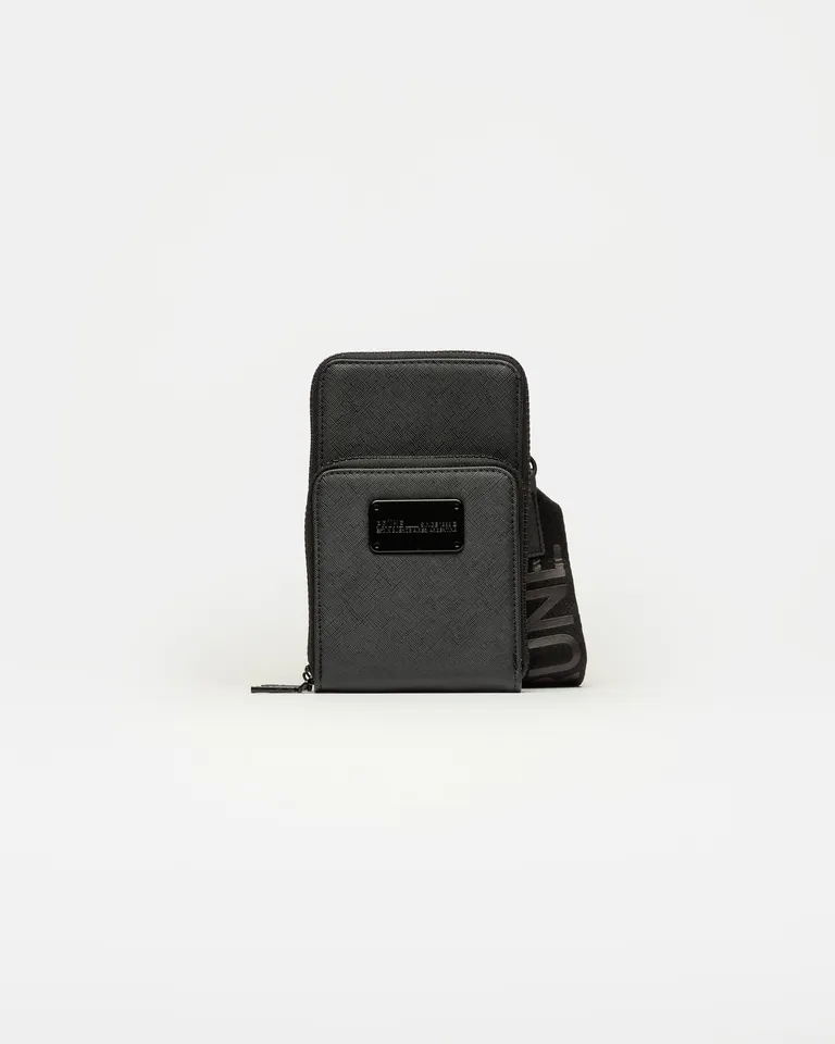 Bolso mini en efecto cuero negro, diseño elegante y compacto para uso diario de Prüne en Bolsos y Carteras para argentina