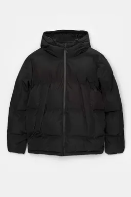 Campera acolchada capucha de Pull&Bear en Abrigos y Camperas para argentina