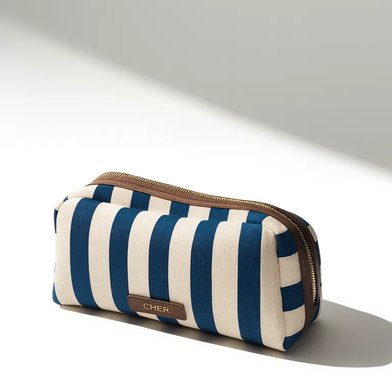 Cartera bicolor de tejido técnico con correa de cuero de Maria Cher en Bolsos y Carteras para argentina