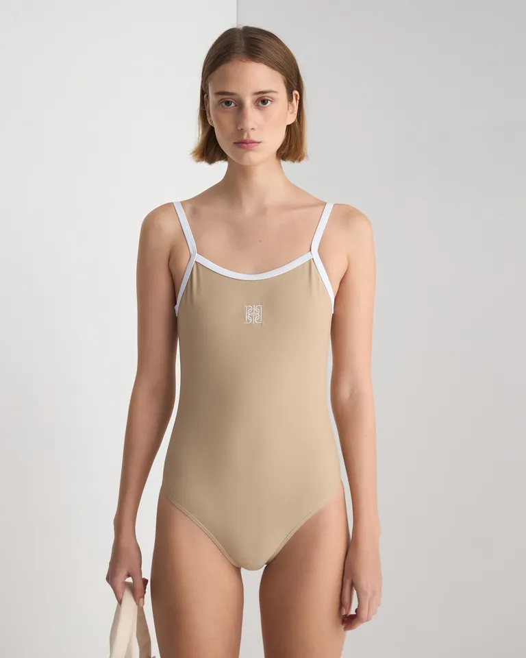 Malla bicolor de tejido suave y secado rápido con logo distintivo en diseño minimalista de Prüne en Swimwear y Beachwear para argentina