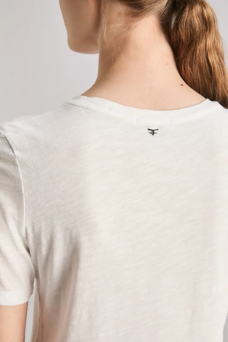 Remera Fiamma de Cuello Redondo y Ajuste Regular en Algodón Pima de Kosiuko en Remeras para argentina