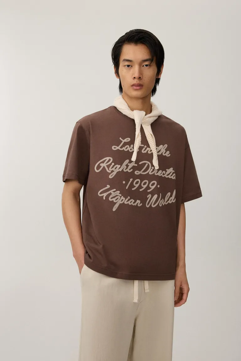 Remera estampada con texto de Lefties en Remeras y Polos para argentina