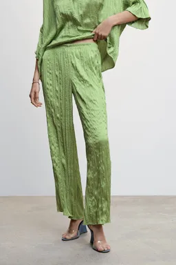 Pantalón plisado satinado de Mango en Pantalones para argentina