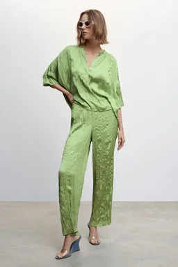 Pantalón plisado satinado de Mango en Pantalones para argentina