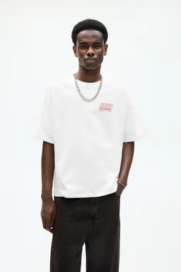 Remera stwd coche dorado de Pull&Bear en Remeras y Polos para argentina