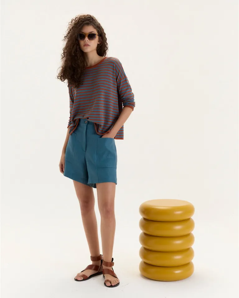 Remera de manga larga con diseño rayado y hombro descalzado de Blue Sheep en Remeras para argentina