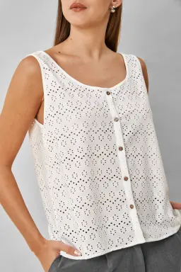 Musculosa carola broderie de Dayblue en Tops para argentina