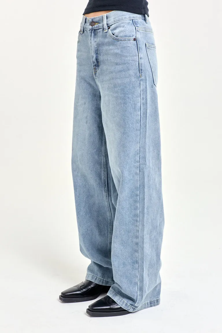 Pantalones de tiro alto en color celeste con pierna ancha de 47 Street en Pantalones para argentina