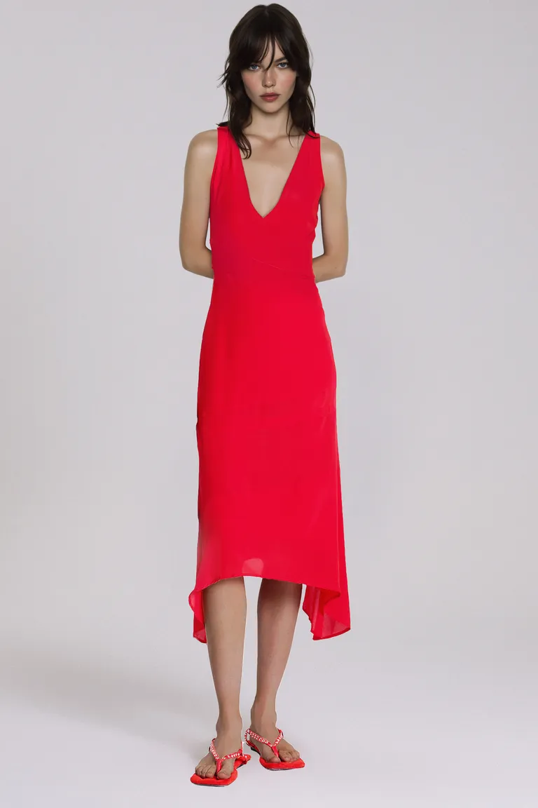 Vestido de seda natural con escote en V y falda amplia de corte midi de Maria Cher en Vestidos para argentina