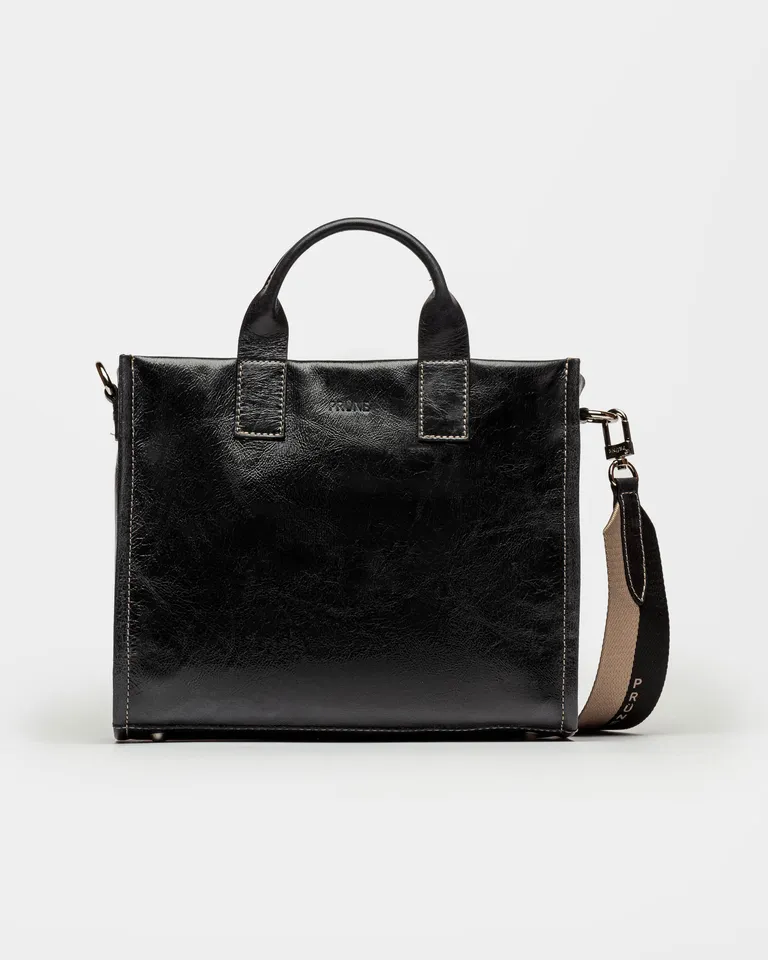 Cartera de mano negra de cuero de alta calidad y diseño minimalista de Prüne en Bolsos y Carteras para argentina