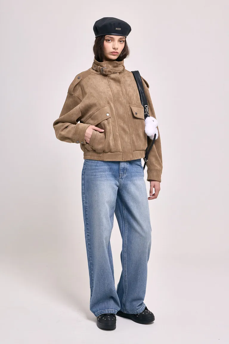 Campera de corte biker con cuello alto, bolsillos frontales con solapa y detalles de charreteras en hombros de 47 Street en Chaquetas para argentina