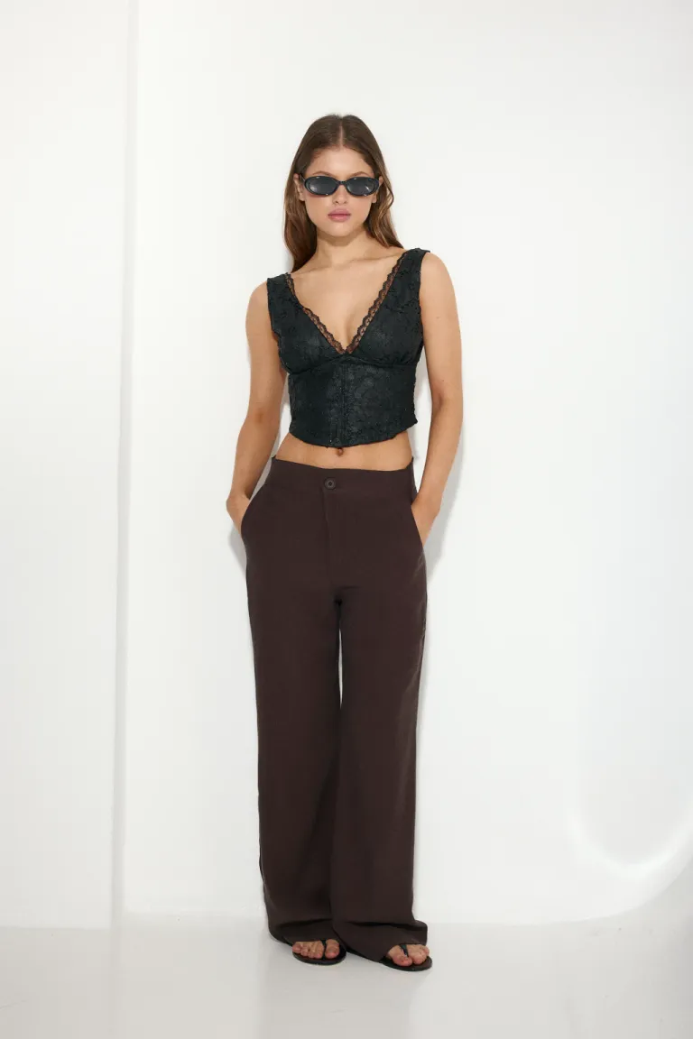 Pantalón negro de tiro alto y corte recto para mujer de Audaz en Pantalones para argentina