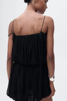 Vestido corto fruncido globo de Mango en Vestidos para argentina
