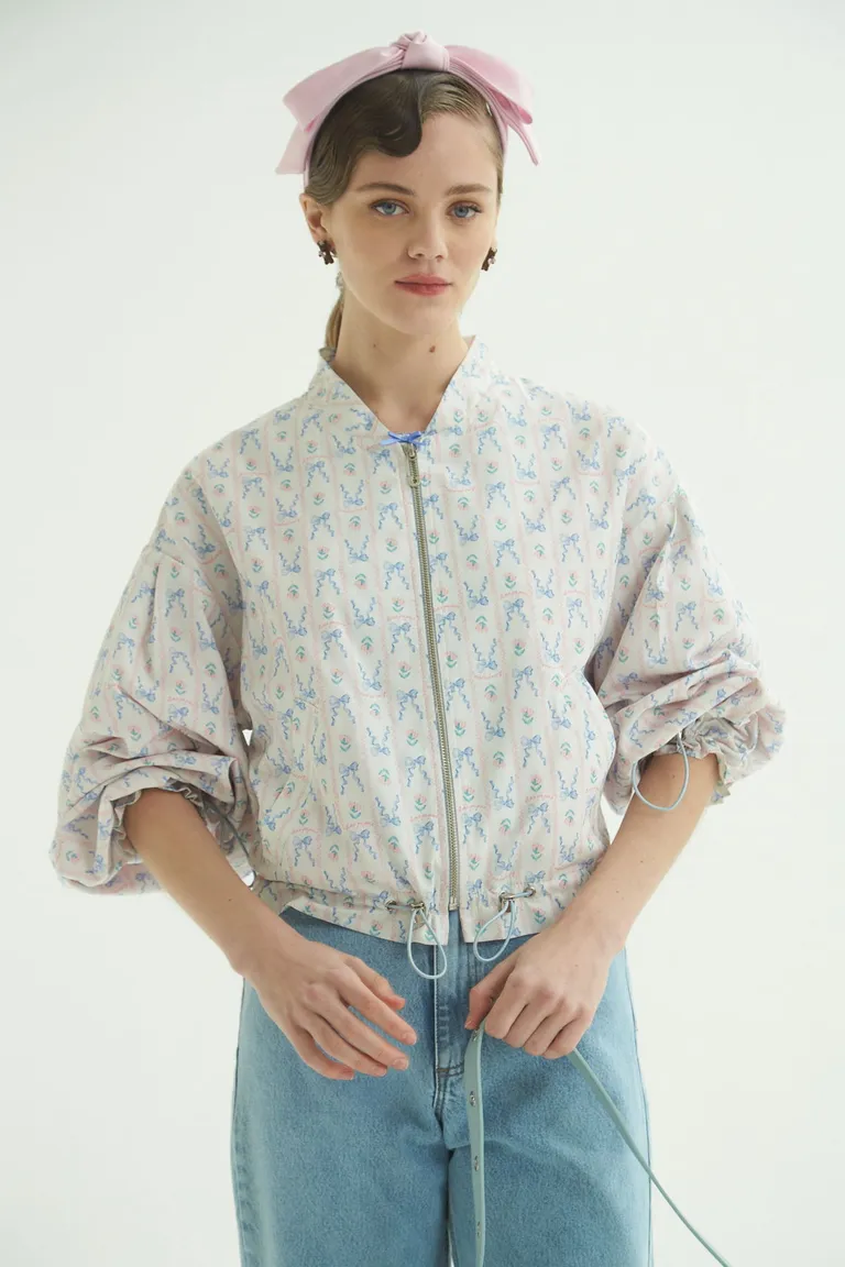 Chaqueta estampada con diseño bomber de estilo femenino y fashion de Las Pepas en Chaquetas para argentina