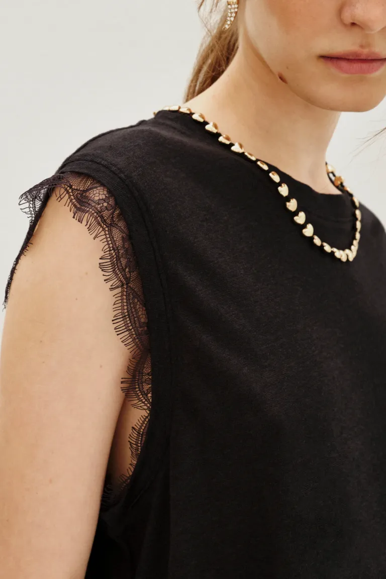 Remera sin mangas con detalle de encaje en sisas y corte recto de Rapsodia en Remeras para argentina