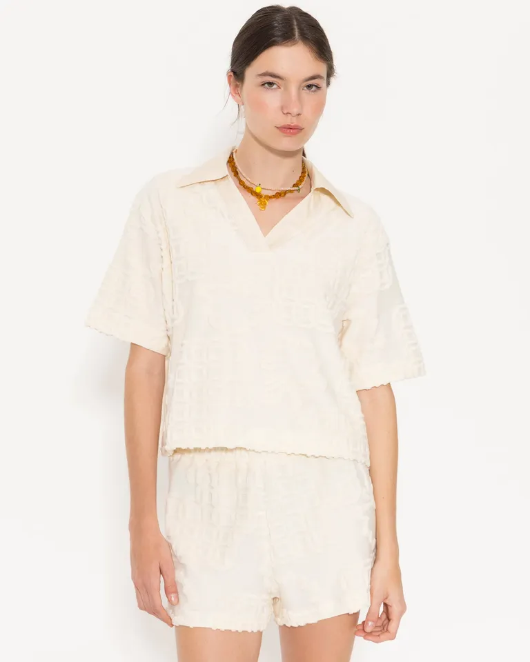 Remera de punto con textura y cuello en lino para mujer de Jazmin Chebar en Remeras para argentina