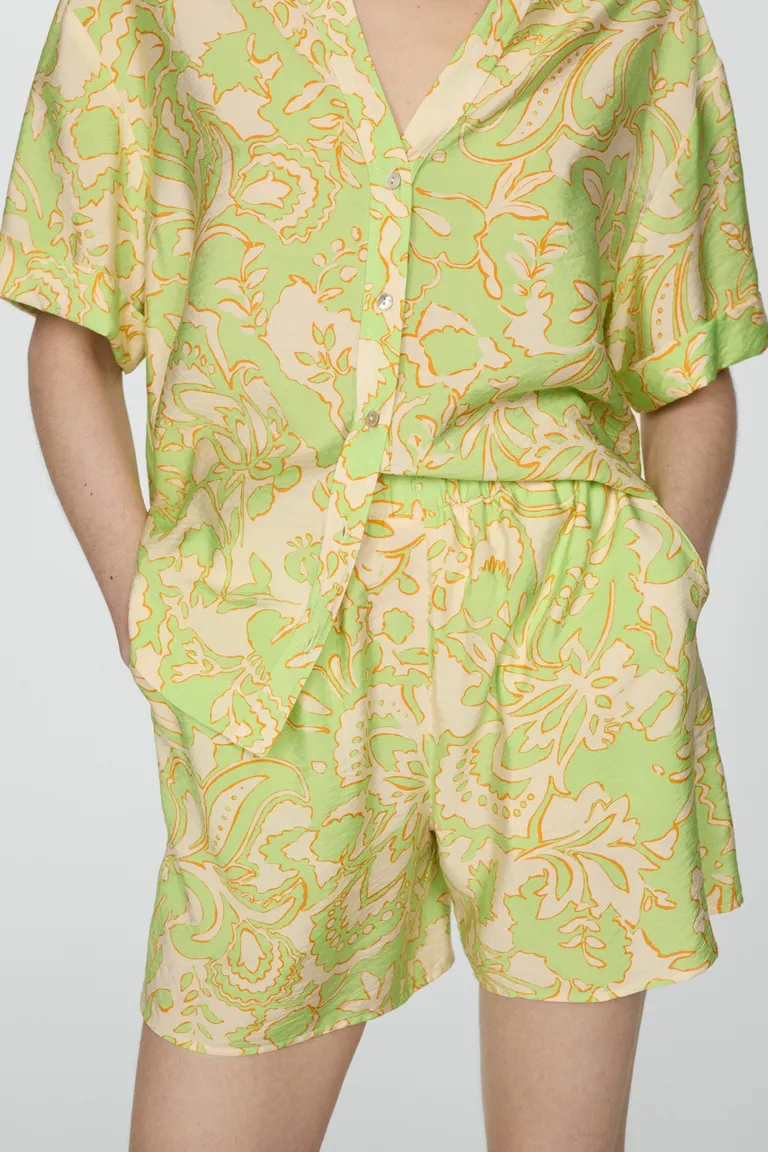 Shorts fluidos estampados de Mango en Shorts para argentina