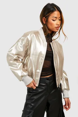 Bomber cropped vinilo metálico de Boohoo en Chaquetas para argentina