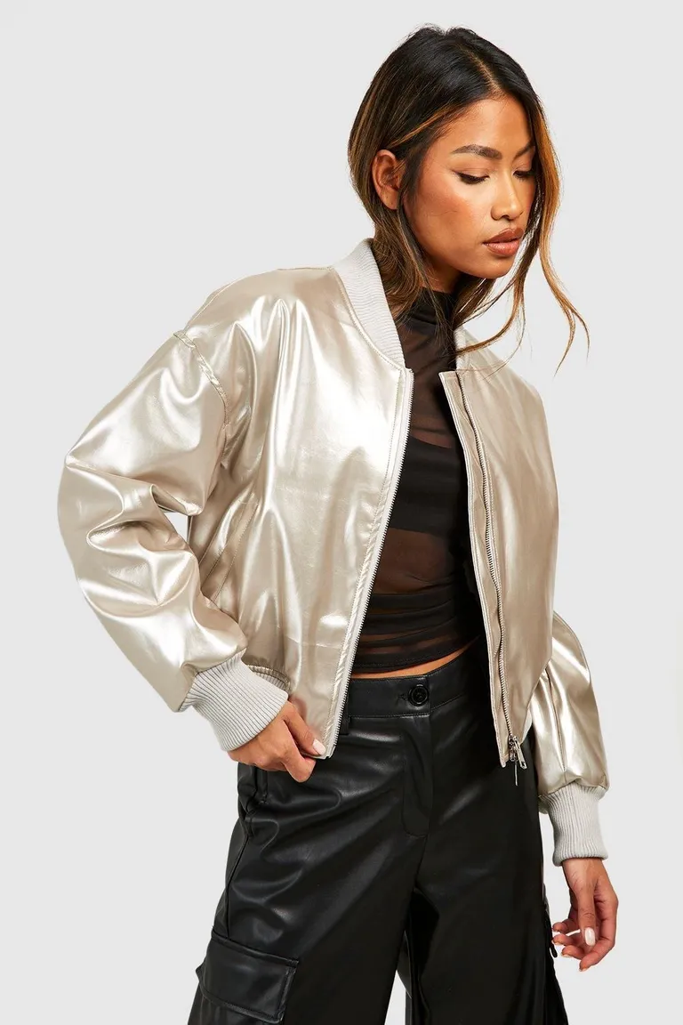 Bomber cropped vinilo metálico de Boohoo en Chaquetas para argentina