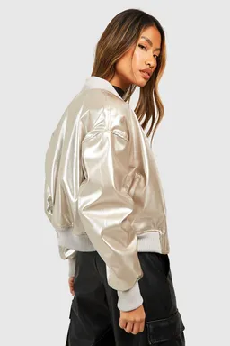 Bomber cropped vinilo metálico de Boohoo en Chaquetas para argentina