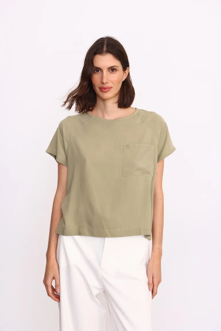 Blusa verde de manga raglan y bolsillo en fibrana 100% rayón de Yagmour en Blusas para argentina