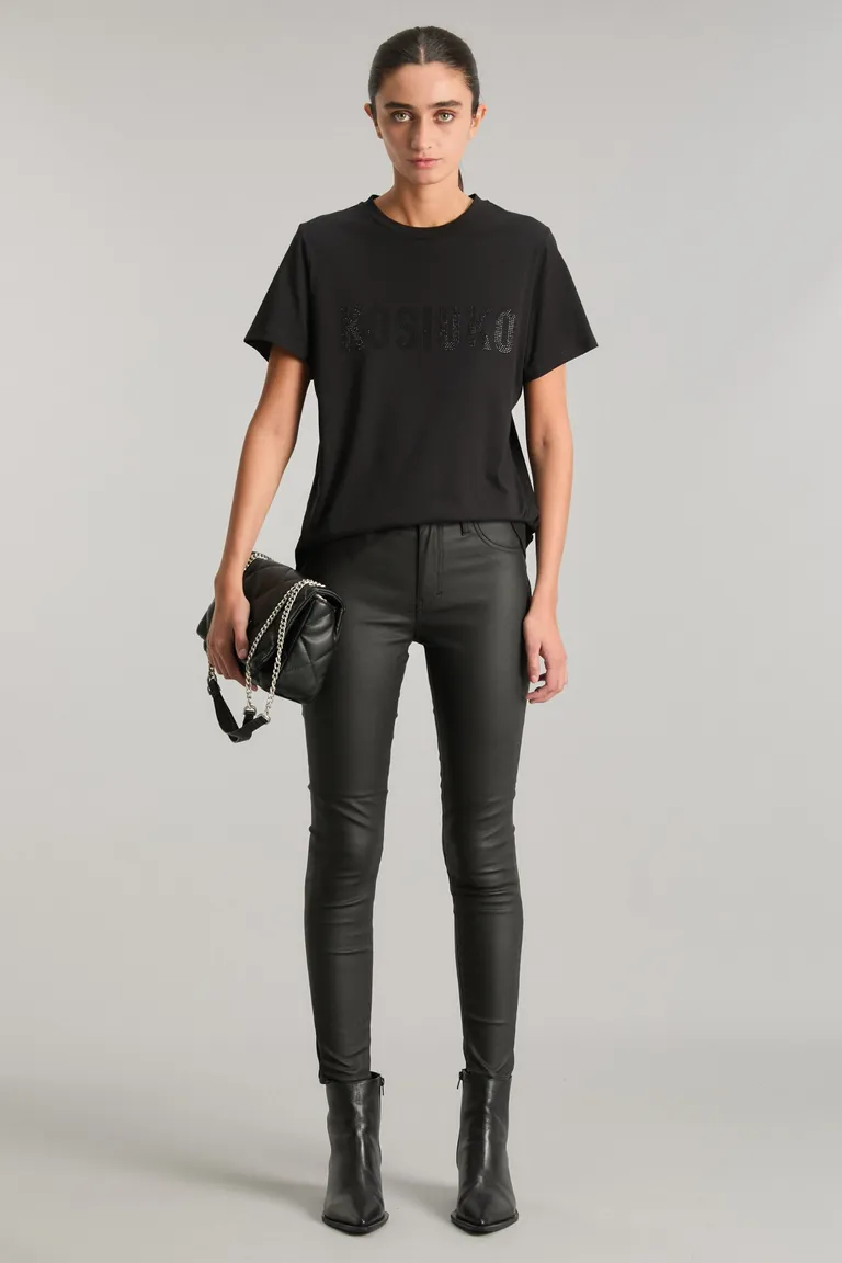 Remera negra con detalles de cristales, diseño elegante y de moda para mujer de Kosiuko en Remeras para argentina
