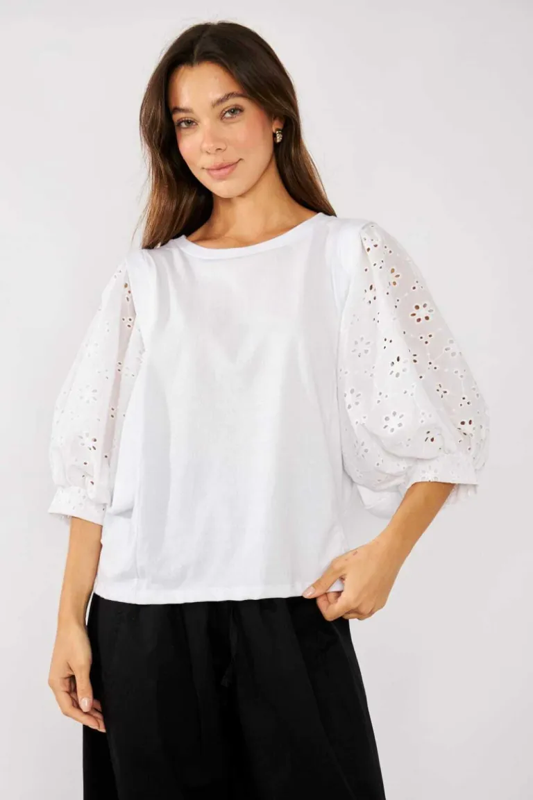 Remera de manga globo con bordado - Prenda femenina y elegante de Belle en Remeras para argentina