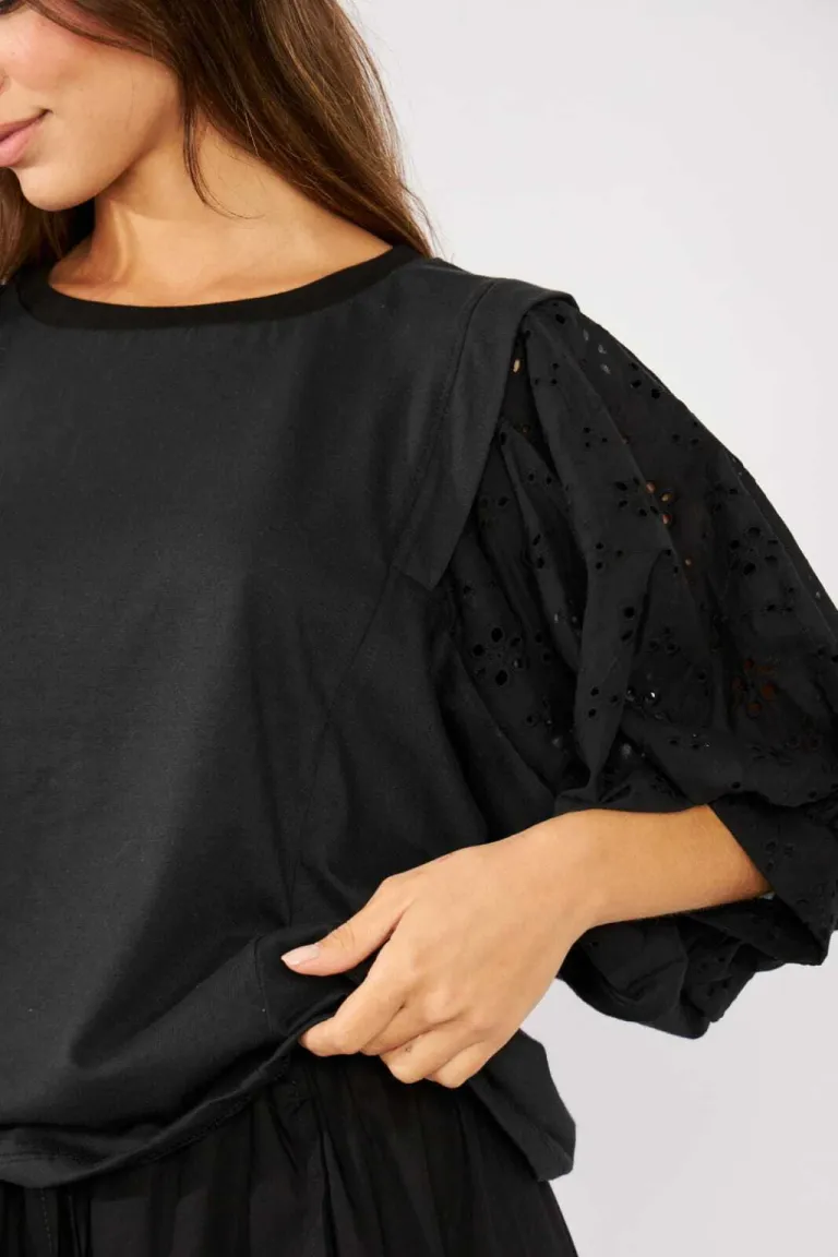 Remera de manga globo con bordado - Prenda femenina y elegante de Belle en Remeras para argentina