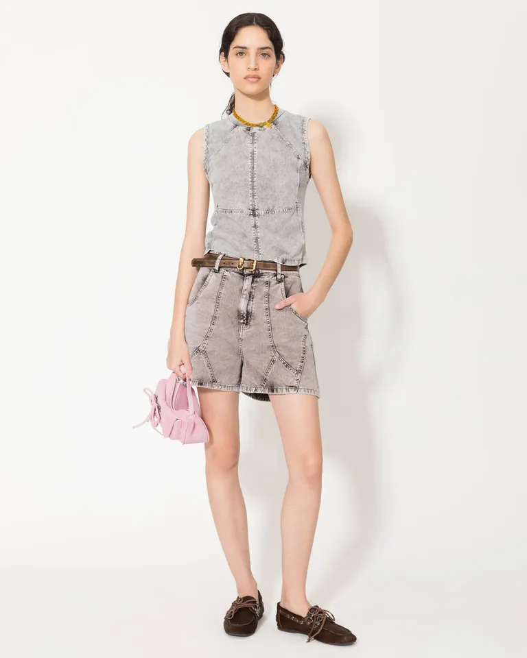 Shorts de gabardina con acabado único y detalles distintivos de Jazmin Chebar en Shorts para argentina