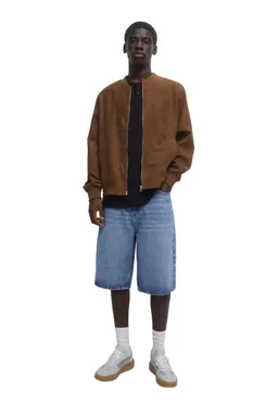Campera bomber gamuza sintética de Pull&Bear en Abrigos y Camperas para argentina