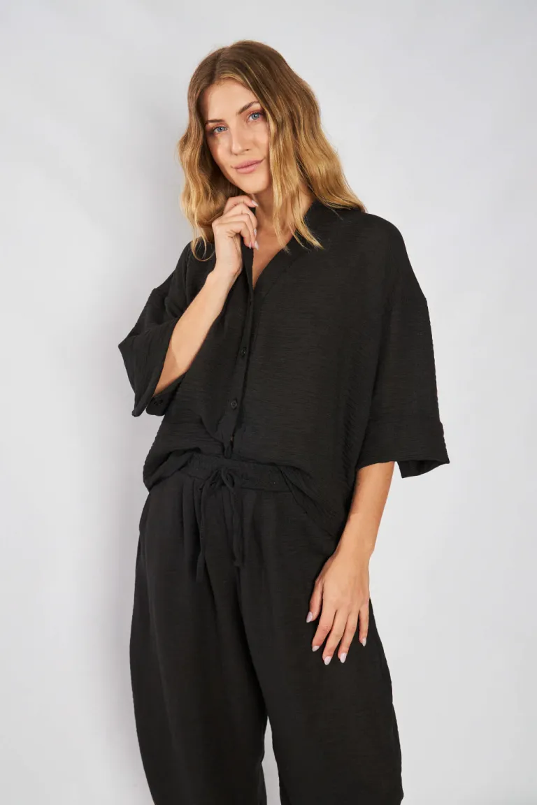 Camisa amplia de lino rústico con escote profundo para un look casual y elegante de Belle en Camisas para argentina