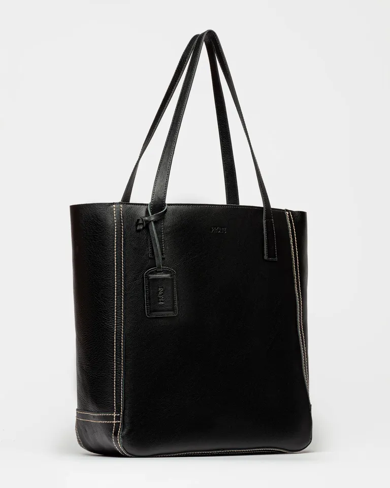 Bolso de mano negro de diseño clásico y elegante con capacidad para laptop de Prüne en Bolsos y Carteras para argentina