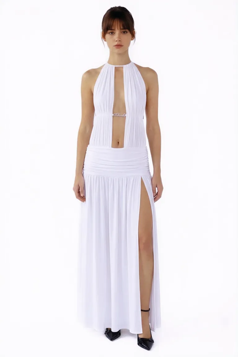 Vestido blanco de microfibra con detalles fruncidos y tajo lateral de Black Mamba en Vestidos para argentina