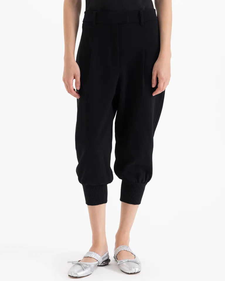 Pantalón con cintura estructurada y ruedo tejido ajustado de largo midi de Jazmin Chebar en Pantalones para argentina