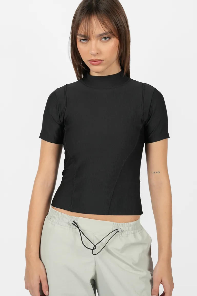 Top de punto de ribb negro con detalles bordados en la espalda de Top White en Tops para argentina