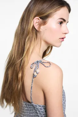 Vestido estampado con volantes de Mango Teen en Vestidos para argentina
