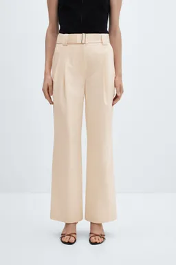 Pantalón pinzas con cinturón de Mango en Pantalones para argentina