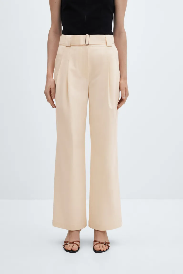 Pantalón pinzas con cinturón de Mango en Pantalones para argentina