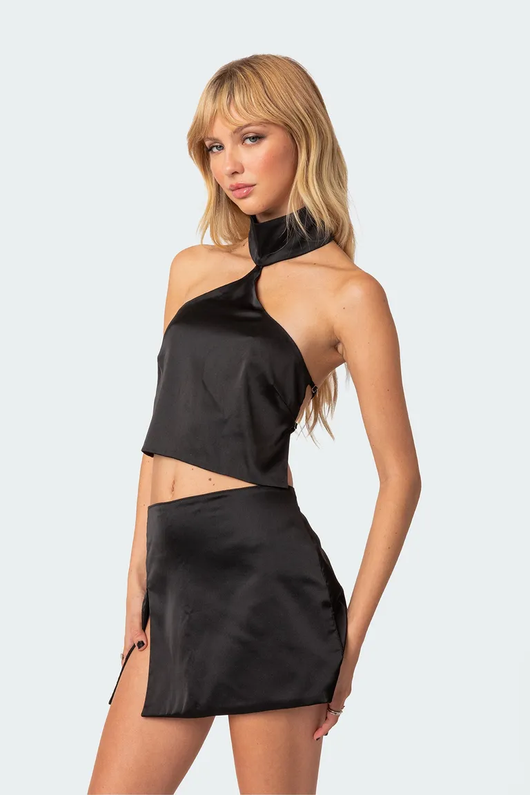 Crop top espalda descubierta satinado de Edikted en Tops para argentina