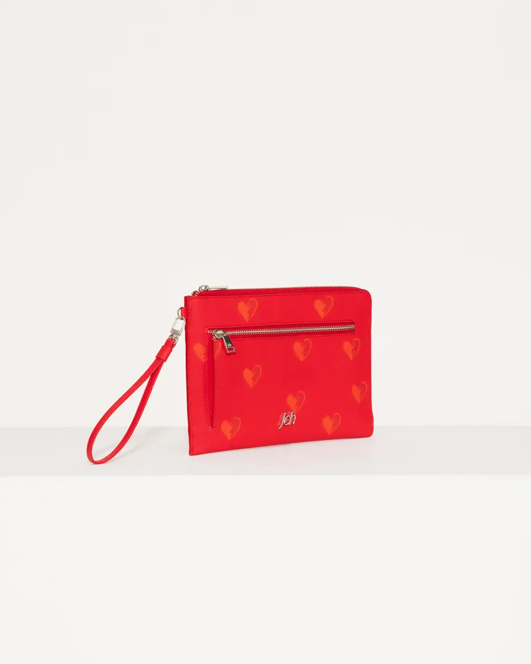 Elegante Portapasaporte de Cuero con Estampado de Corazones de Jazmin Chebar en Billeteras y Monederos para argentina