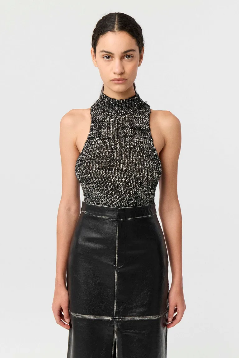 Top tejido sin mangas de corte entallado con cuello semipolera ajustado al cuerpo de Markova en Tops para argentina