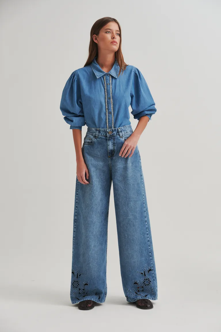 Pantalón vaquero wide leg con detalle floral en la basta de Sweet en Pantalones para argentina