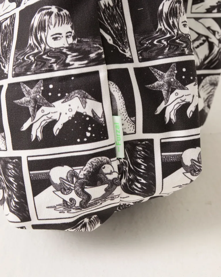 Bolso tote con diseño de ilustraciones gráficas estilo historieta de Furzai en Bolsos y Carteras para argentina