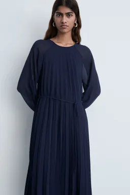Vestido plisado con lazo de Mango en Vestidos para argentina