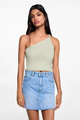 Top crop asimétrico de Mango Teen en Tops para argentina